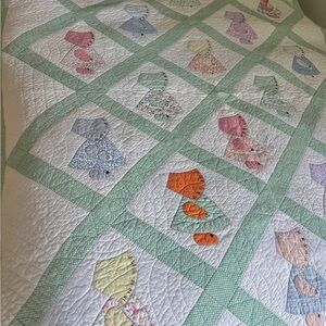 Vintage Cotton Feedsack Quilt Blanket 1940s Sunbonnet Sue
